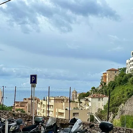 5 Etoiles A Deux Pas De Monaco ! アパート ボーソレイユ