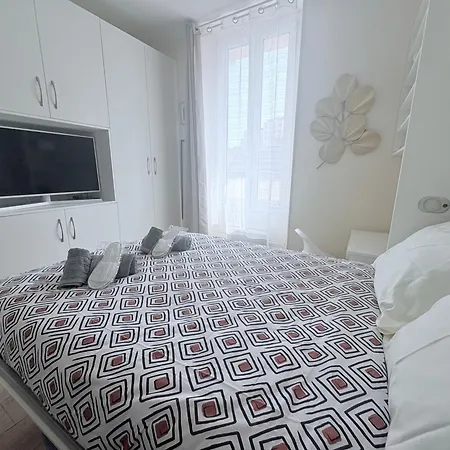 5 Etoiles A Deux Pas De Monaco ! * ボーソレイユ