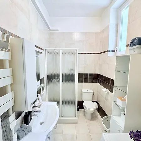 5 Etoiles A Deux Pas De Monaco ! *