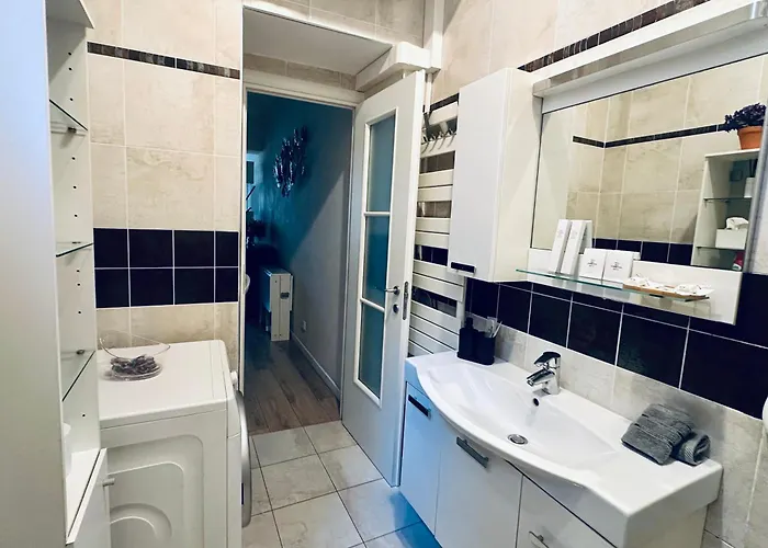 5 Etoiles A Deux Pas De Monaco ! *